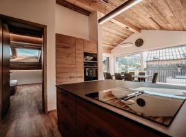 Tanners Chalet Apartments, cabin in Altenmarkt im Pongau