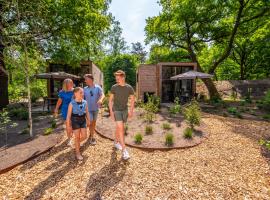 Comfort Rooms by EuroParcs De Hooge Veluwe, hotell i Arnhem