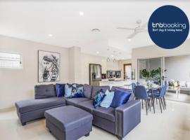 Park Avenue Luxe Townhouse Brand New Sleeps 9, hotel Brisbane-ben