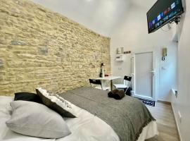 Bed in the city - APPART’HOTEL - Historical center, hotel v destinaci Bayeux