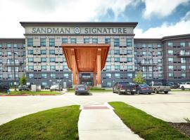 Sandman Signature Plano-Frisco Hotel, hótel í Plano