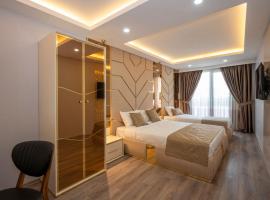 Luxury Airport Hotel، فندق في Arnavutköy