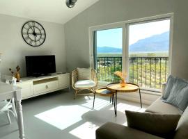 Airport Blue Eye Apartment Dalaman best Location also suitable for day rentals ideal for air travelers, 5 km close to airport: Dalaman'da bir otel