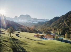 Cyprianerhof Dolomit Resort, hotel en Tires