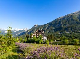 Hotel Mangart, hotell i Bovec