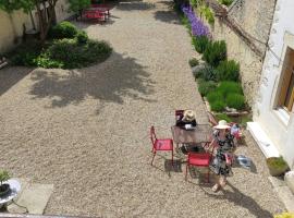 Le 14 Faubourg, Cama e café (B&B) em Beaune