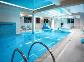 Villa Cannes Resort Zakopane - grota solna, sauna fińska，扎科帕內的附設按摩浴池的飯店