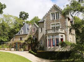 Manoir de Truhelin, à 2 pas du Golfe du Morbihan, hotel care acceptă animale de companie din Arradon