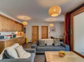 Apartment le Paradis 1 - Alpes Travel - Central Chamonix (sleeps 4)