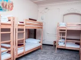 Mykhailivskyi Hostel