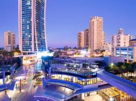 Circle on Cavill Surfers Paradise- 3 Bedroom Deluxe Apartment