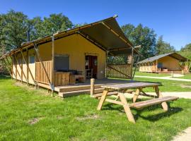 Glamping tent with kitchen near Zwolle، فندق في دالْفْسين