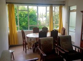 Appartement modeste au centre ville, tramway, מלון ברוז היל