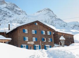 Berghaus Sulzfluh, hotel di St. Antonien