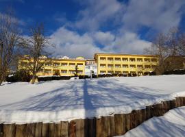 Lipno Wellness - Frymburk C 402-403, hotelli kohteessa Frymburk