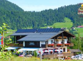 Hotel-Gasthof-Sonneck, hotel di Reit im Winkl