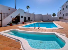 Puerto del Carmen में, होटल Sea Waves Lanzarote 500m from Playa Grande big terrace and pool