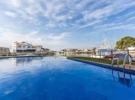 Piso de 2 habitaciones, 3 piscinas y cerca del mar