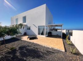 Azur Arts Lanzarote Lofts, hotell Tinajos