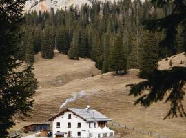 Rifugio Malga Ra Stua, hotel a Cortina d'Ampezzo