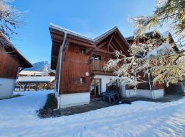 Cascades, 3 bedroom chalet with shared pool., Hotel in Samoëns