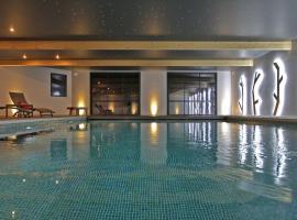 LE M HOTEL & SPA HONFLEUR、オンフルールのホテル