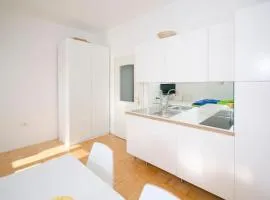 The cute, sunny apartment in the center +P