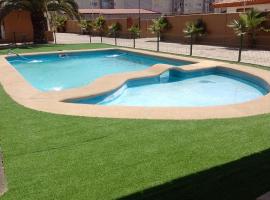 Cabañas con piscina donde Thomas, hotel in La Serena