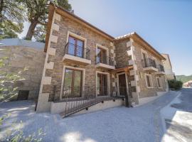 Casa da Fonte - Gerês, hotel na may parking sa Geres