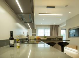 Celine Luxury Apartments & Suites, מלון באיוס ניקולאוס