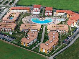 Pini Village Lido Altanea, hotel u Caorleu