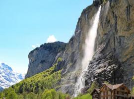 Breathtaking Waterfall Apartment nr.2, διαμέρισμα σε Lauterbrunnen