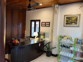 Jasmine Place House, hotel em Luang Prabang