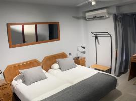 Hostal Arenal, hotel em Zaragoza