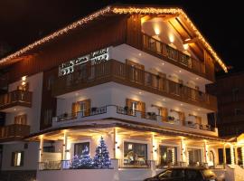 Hotel Villa Cima Undici, hotel v Pozza di Fassa