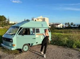 Rent a BlueClassics 's campervan vw T3 in Algarve au Portugal,