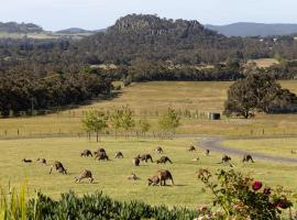 Hanging Rock Views, B&B din Woodend