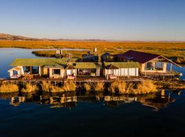 푸노에 위치한 호텔 Uros Titicaca Lodge