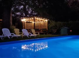 La Casa del Árbol Villarrica Cabañas-Piscina-Tinajas โรงแรมในบียารีกา