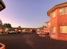 Across Country Motor Inn & Cottages