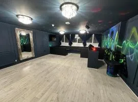 City CTR DJ party apartment - ibiza suite