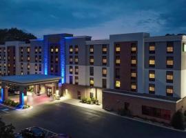 Holiday Inn Express & Suites Newport News, an IHG Hotel, khách sạn ở Newport News