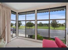 Beach view Rippleside Cottage, hôtel acceptant les animaux domestiques à Geelong West