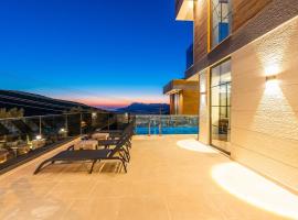 Miel Suites-3 Luxury Villa with Private Pool&Sauna, hotel u gradu 'Kalkan'