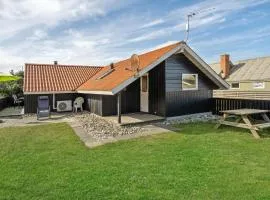 3 Bedroom Nice Home In Hvide Sande