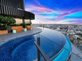 LvL29 Rooftop Pool Carpark Netflix by Stylish Stays