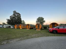 Donaucamping Emmersdorf، فندق في إمرسدورف آن دير دوناو