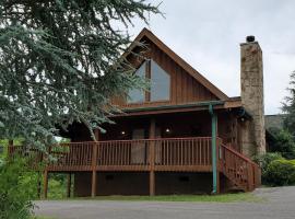 Sevierville में, होटल Story Brook: Beautiful true log cabin! Close to Dollywood, State Park, and more!