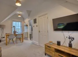 ENTIRE 1 or 2 bed Apt in Folkestone's BEST 'West End' area - MODERN, SPACIOUS and COMFORTABLE with PARKING inc