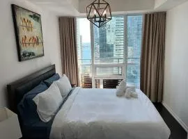 Spacious 2-Bdrm Condo - Next to Scotiabank Arena with Free Parking